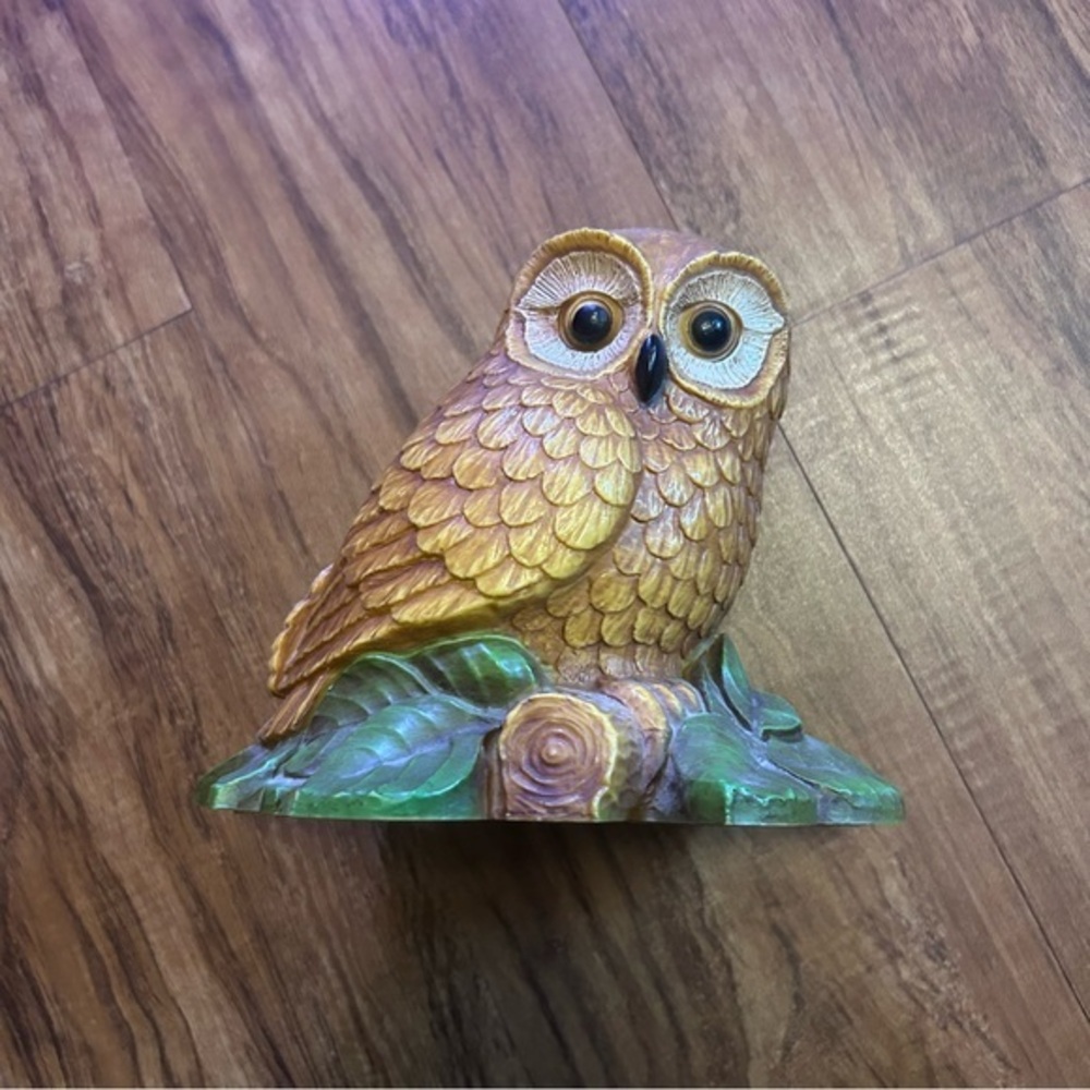 Golden Owl Figurine on Green Leaf Base - Decorative Home Accent